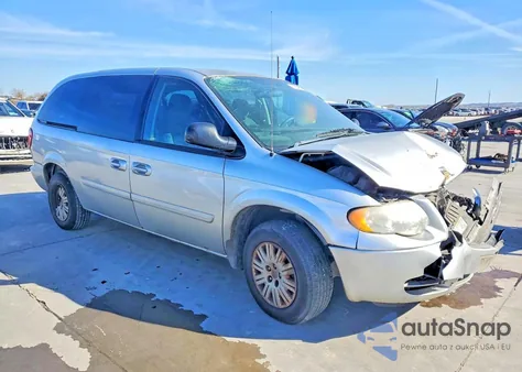 2005 Chrysler Town & Country Lx z USA, uszkodzony, nr VIN 2C4GP44R15R468455